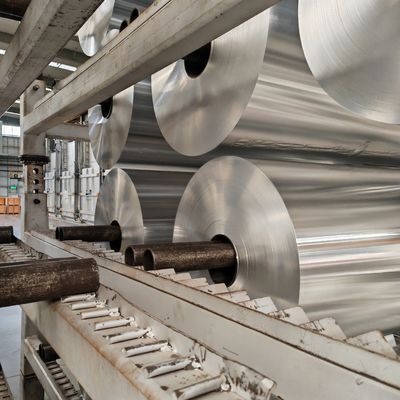 Folha de cigarro Folha pura 1235 0,0065 mm 0,007 mm Folha de embalagem de cigarro liso único